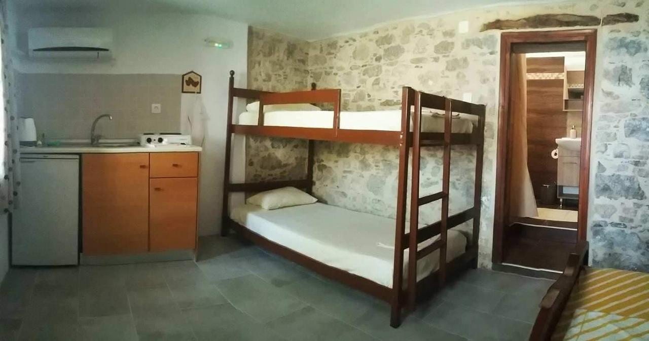 Spiros Apartments Livádia Kültér fotó