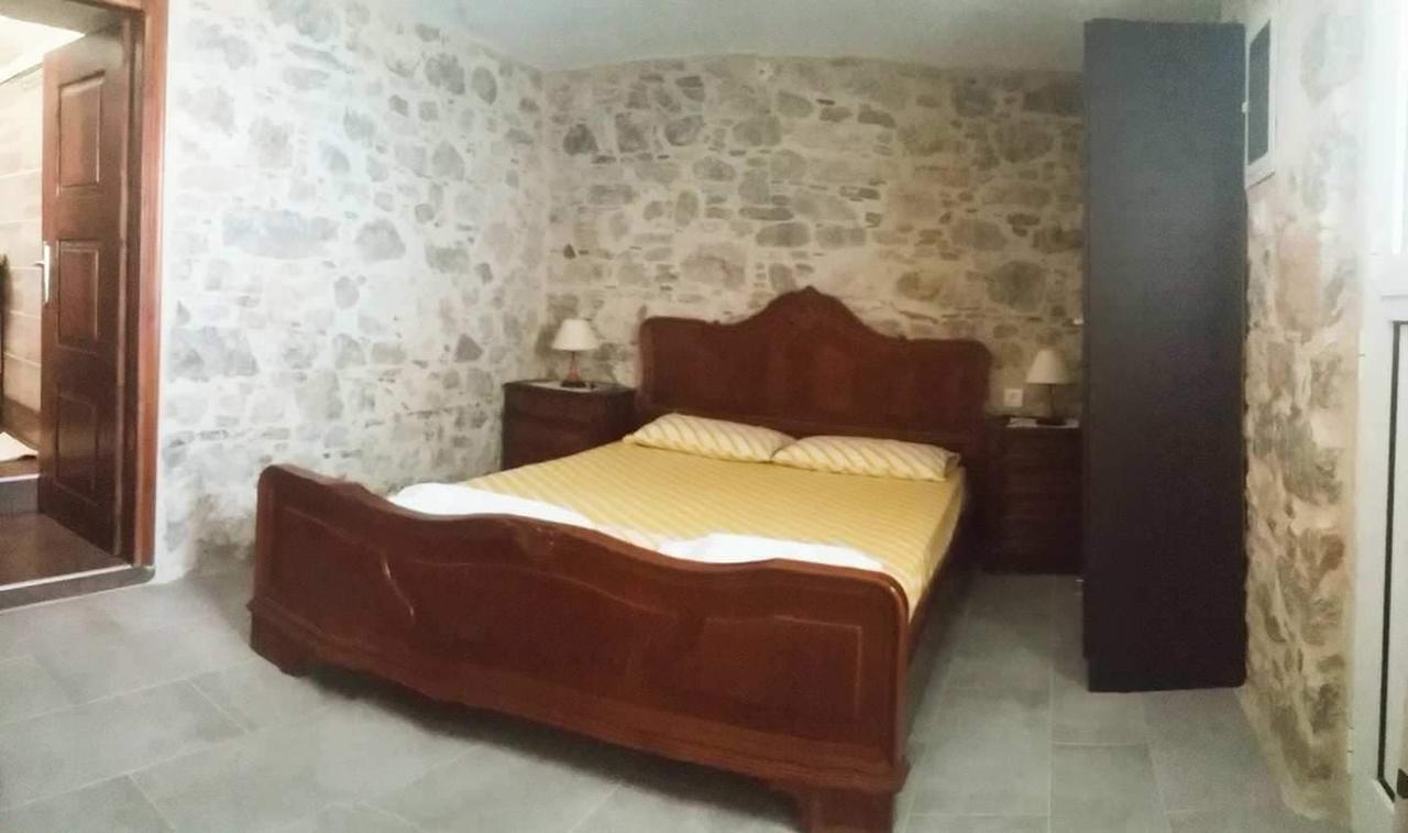 Spiros Apartments Livádia Kültér fotó